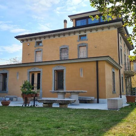 Appartamento Modenese 8 佩斯基耶拉德加达 外观 照片