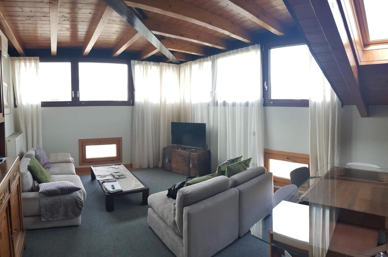 Appartamento Modenese 8 佩斯基耶拉德加达 外观 照片